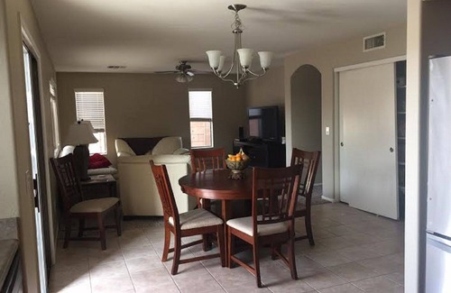 San Tan Valley Casa | Hermosa casa de 4 habitaciones con piscina privada climatizada ubicada en Johnson Ranch