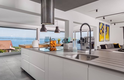 Opatija Villa | Beautiful 4 bedroom, 5 bathrooms Mediterranean style house with a pool and sauna