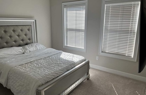 Jonesboro Condominio | Beautiful 4 Bedroom Condo In Midtown ATL ✨