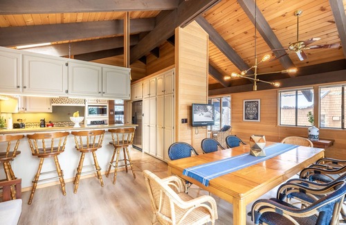 Truckee Casa | Beautiful 4-Bedroom Contemporary Mountain Home in Northstar by RedAwning Save 10% on 3 Nights, 15% on 5 Nights!