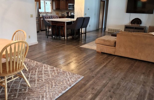 Nashua Casa | Beautiful 4 bedroom lake house with private dock.