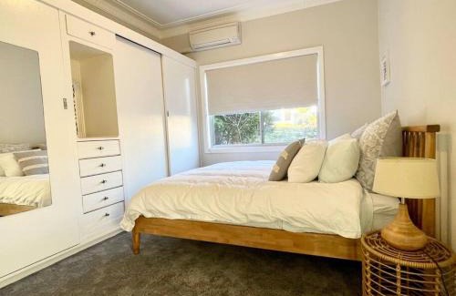 Port Kembla Casa | Beautiful 4-bedroom original beach cottage in Port Kembla