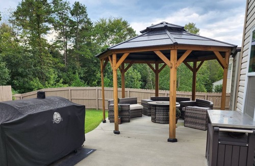 Kannapolis Casa | Beautiful 4 bedroom Backyard Oasis
