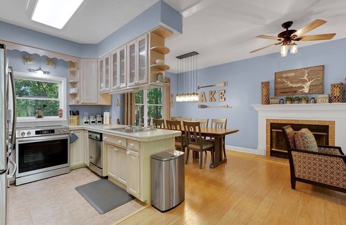 Westminster Casa | Beautiful 4 bedroom home on Lake Hartwell