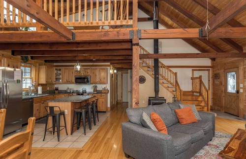 Massanutten Cabina | Beautiful 5-Bedroom Cabin Heart of Massanutten - NEW!!