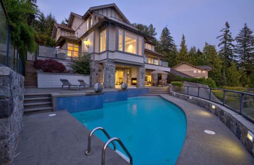 West Vancouver Casa | Beautiful 5 bedroom West Vancouver Mansion