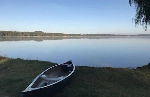 Pentwater Casa | Beautiful 5-bedroom cottage across from Bass Lake
