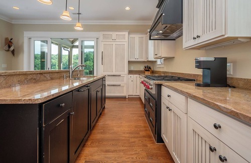 Mill Spring Casa | Beautiful 5 bedroom 5.5 bath in Bright’s Creek