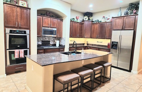 Montelena Casa | Beautiful 5 bedroom home with an Amazing * HEATED POOL!