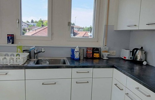 Uster District Apartamento | Beautiful 5-room apartment with 6 beds - only 15 minutes from Zurich & free parking