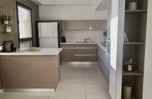 Netanya Apartamento | Beautiful 5 Rooms IN A Luxury Building