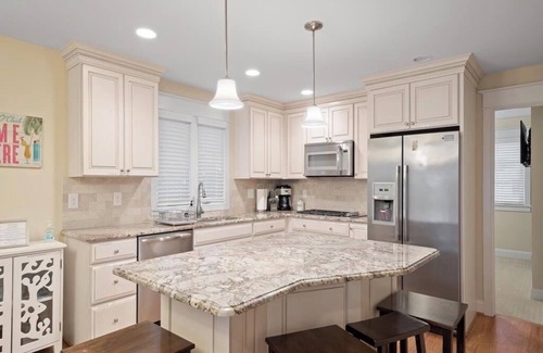 Avalon Casa | Beautiful 5BR Avalon Townhome w/HeatedPool- Steps to Shops, Dining, Beach & Bay!