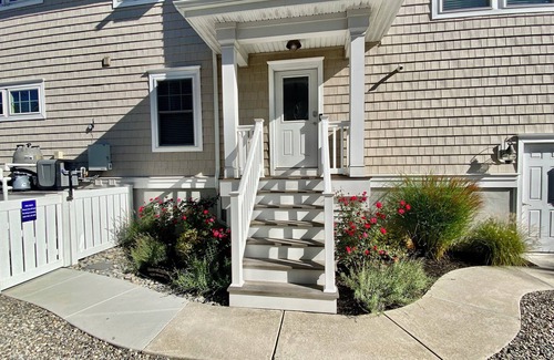 Avalon Casa | Beautiful 5BR Avalon Townhome w/HeatedPool- Steps to Shops, Dining, Beach & Bay!