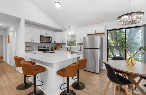 Wichita Casa | Beautiful 6 bed, 3 bath home in quiet neighborhood