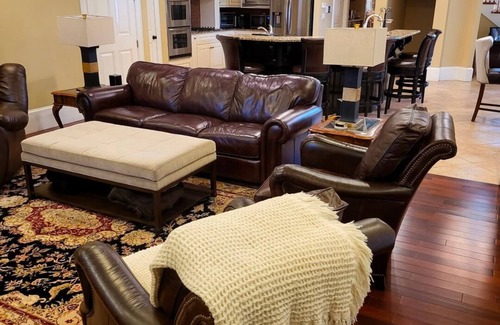 Graniteville Casa | Beautiful 6 bedroom home with a brand new swimming pool, and 4 fireplaces.