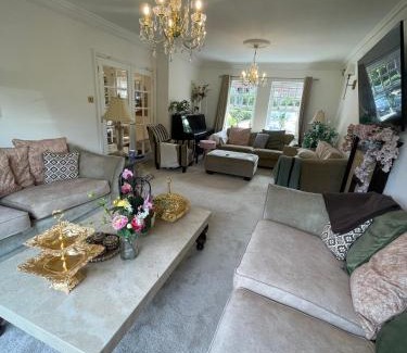 Oxford Villa | Beautiful 6 Bedroom House Oxford City