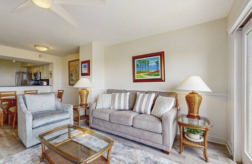 American Beach Casa | Beautiful Amelia Island townhome with pool & tennis, central AC