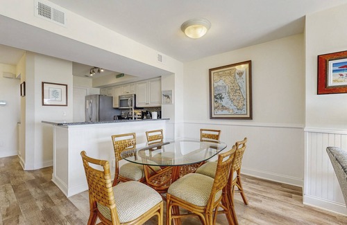 American Beach Casa | Beautiful Amelia Island townhome with pool & tennis, central AC