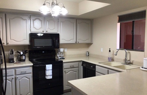 Paradise Valley Village Condominio | Beautiful Anasazi Village Condo-Close to Shopping, Dining, Golf