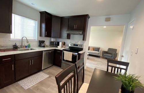 Noddin Casa | Recién renovado contemporáneo 2/1 @ San José - Ubicación privilegiada