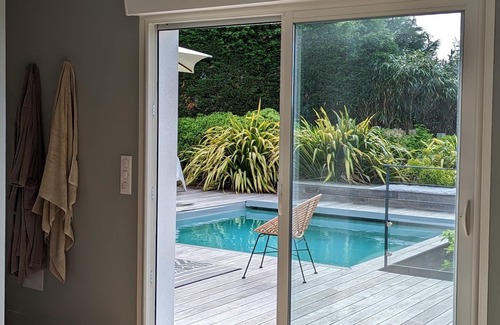Bassussarry Casa | Hermosa y gran casa neovasca con piscina climatizada, sin vecinos.