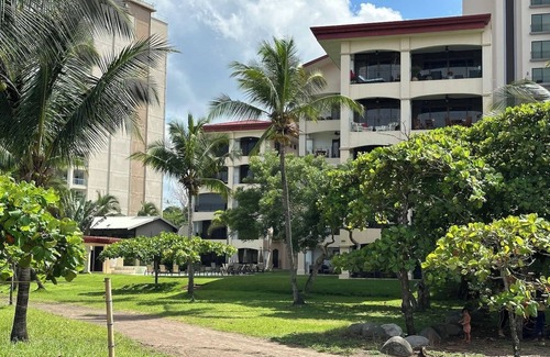 Barrio Los Faroles Apartamento | Beautiful and quiet 3BR condo in an ocean front property