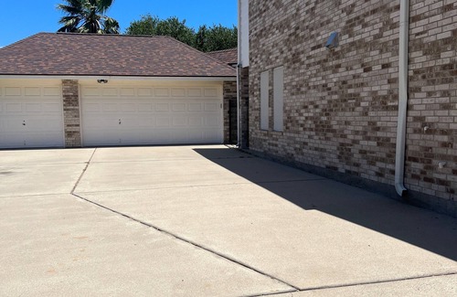 South Side Casa | Beautiful and Spacious Home-Just minutes from beaches