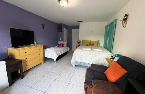 Homestead Cama Y Desayuno | Beautiful and spacious room Homestead FL