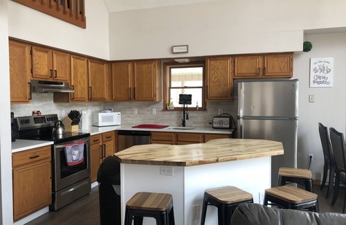 Bushkill Chalet De Esquí | Beautiful and Spacious Pocono Chalet near all 4 season activities!