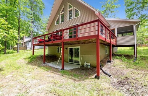 Bushkill Chalet De Esquí | Beautiful and Spacious Pocono Chalet near all 4 season activities!