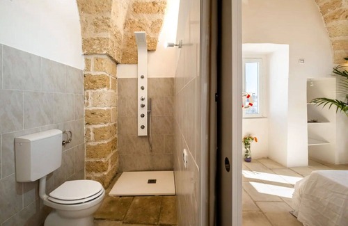 Salice Salentino Apartamento | Beautiful apartment for 6 guests with WIFI, hot tub, A/C, TV and terrace, close to Lecce