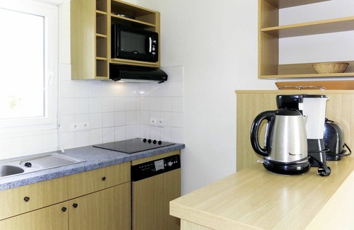 Azay-le-Rideau Casa | Hermoso apartamento en villa para 6 personas con WIFI, piscina, TV, terraza y mascotas permitida