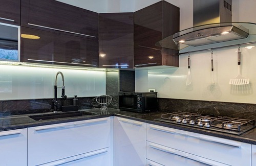 Novate Mezzola Apartamento | Acogedor apartamento para 6 personas con WIFI, TV, patio y mascotas permitida