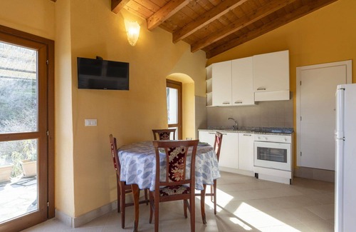 Valloria Apartamento | Hermoso apartamento para 4 personas con WIFI, piscina, patio, mascotas permitida y vista panorámica