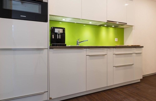 Saas Almagell Apartamento | Acogedor apartamento para 3 personas con bañera de hidromasaje, WIFI, TV y balcón