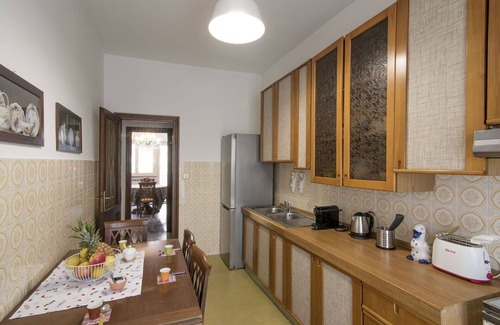 Quartiere XXXIII Lido di Ostia Ponente Apartamento | Precioso apartamento para 5 personas con WIFI, A/C, TV, balcón y mascotas permitida