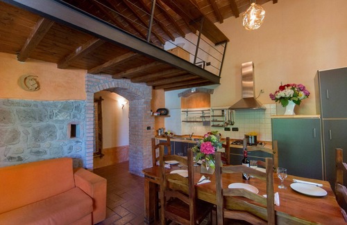 Montefiascone Villa | Precioso apartamento en villa con piscina, WIFI, TV, patio, mascotas permitida y vista panorámica