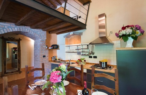 Montefiascone Villa | Precioso apartamento en villa con piscina, WIFI, TV, patio, mascotas permitida y vista panorámica