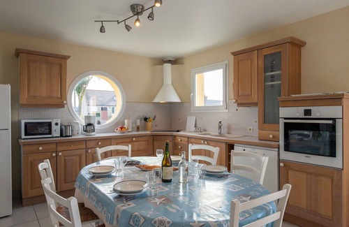 Kerlouan Casa | Bonito apartamento en villa para 5 personas con TV y terraza