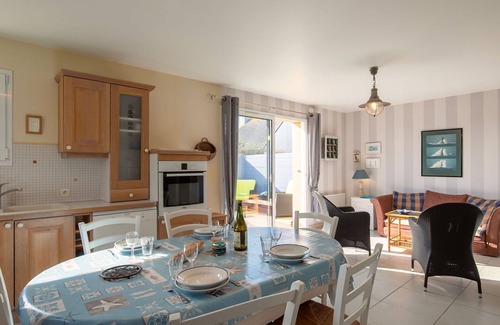 Kerlouan Casa | Bonito apartamento en villa para 5 personas con TV y terraza