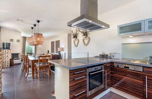 Sankt Urban Apartamento | Hermoso apartamento para 6 personas con WIFI, TV, terraza y mascotas permitida