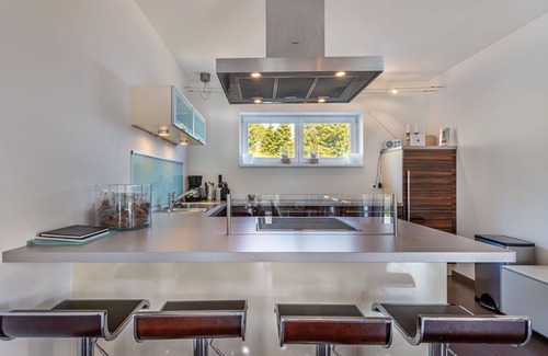 Sankt Urban Apartamento | Hermoso apartamento para 6 personas con WIFI, TV, terraza y mascotas permitida