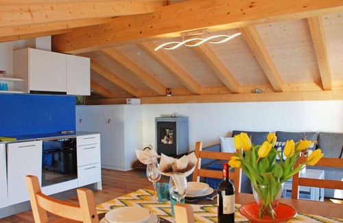 Porto Ronco Apartamento | Hermoso apartamento para 4 personas con WIFI, TV, balcón, mascotas permitida y vista panorámica