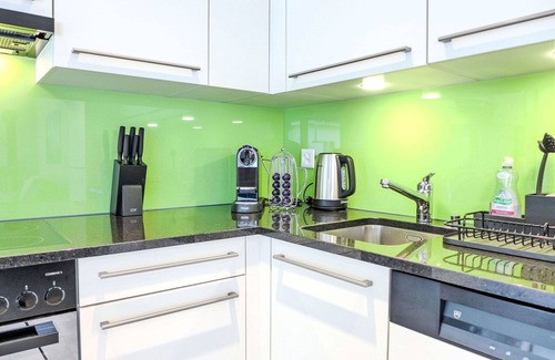 Blausee Apartamento | Precioso apartamento para 3 personas con jacuzzi, WIFI, TV, terraza y vista panorámica