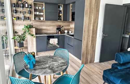 Vrchlabi Apartamento | Bonito apartamento para 4 personas con WIFI, TV y balcón