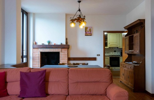 Aurogna Apartamento | Precioso apartamento para 9 personas con WIFI, jacuzzi, TV, patio y mascotas permitida