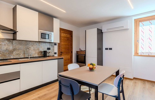 Verceia Apartamento | Bonito apartamento para 2 personas con A/C, WIFI, TV y balcón