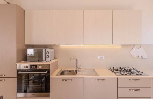 Dro Apartamento | Hermoso apartamento para 4 personas con WIFI, A/C, TV, patio y vista panorámica