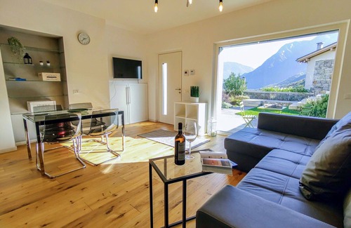 Samolaco Apartamento | Bonito apartamento para 4 personas con A/C, WIFI, TV y patio