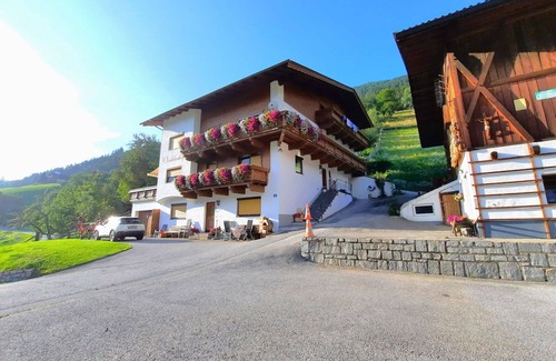 Oetz Apartamento | Acogedor apartamento para 8 personas con WIFI, TV, balcón y mascotas permitida